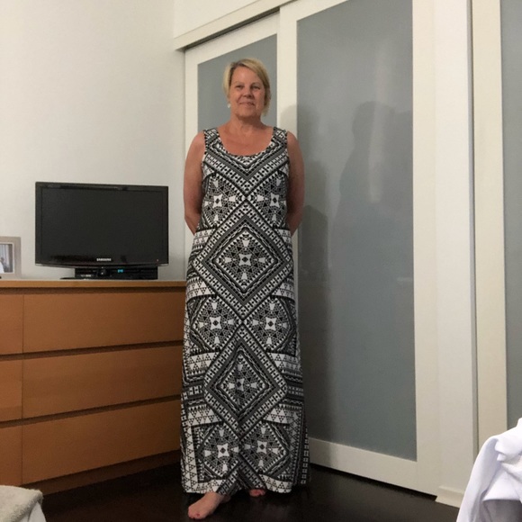 Dress - Picture 1 of 2